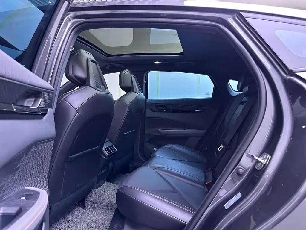 Changan Changan UNI-V 2022 1.5T Premium Edition 2022 - thumbnail 6