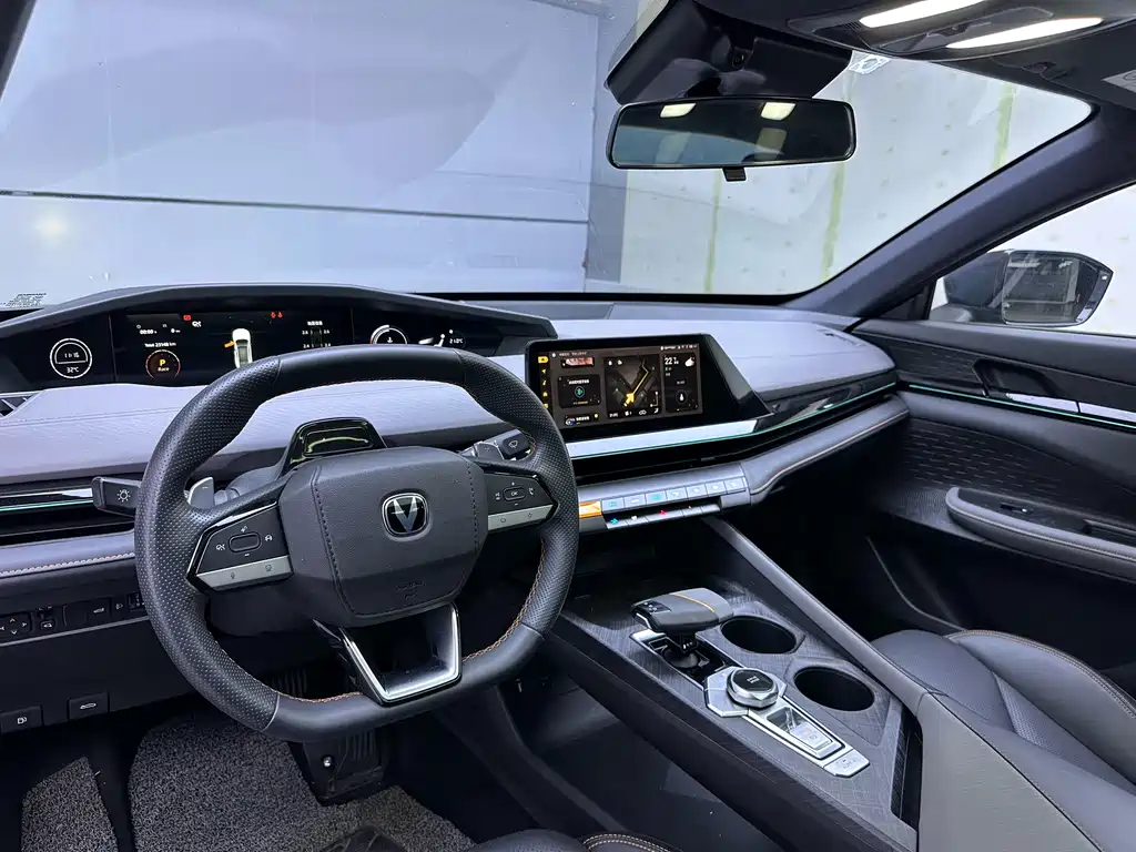 Changan Changan UNI-V 2022 1.5T Premium Edition 2022 - thumbnail 7