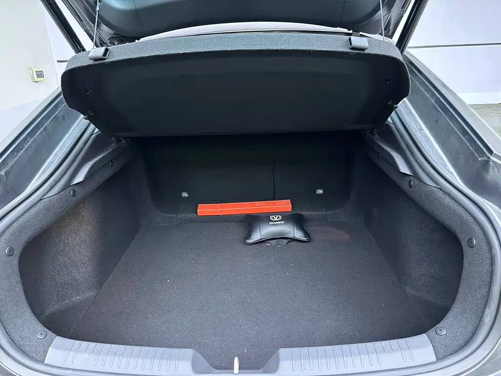 Changan Changan UNI-V 2022 1.5T Premium Edition 2022 - thumbnail 11