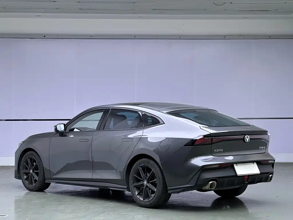Changan Changan UNI-V 2022 1.5T Premium Edition 2022 - thumbnail 15