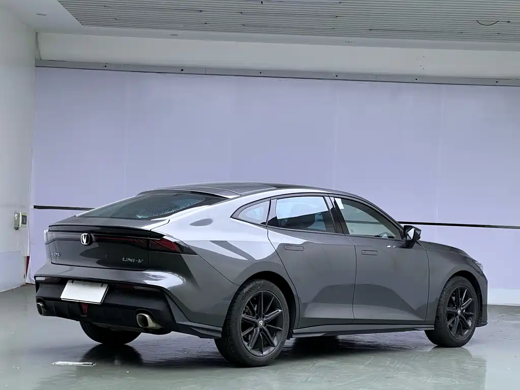 Changan Changan UNI-V 2022 1.5T Premium Edition 2022 - thumbnail 17