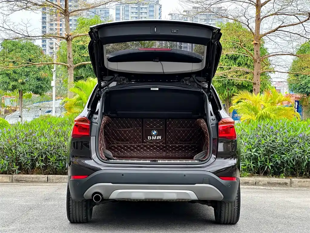 BMW BMW X1 2019 sDrive18Li Premium Model 2019 - thumbnail 27