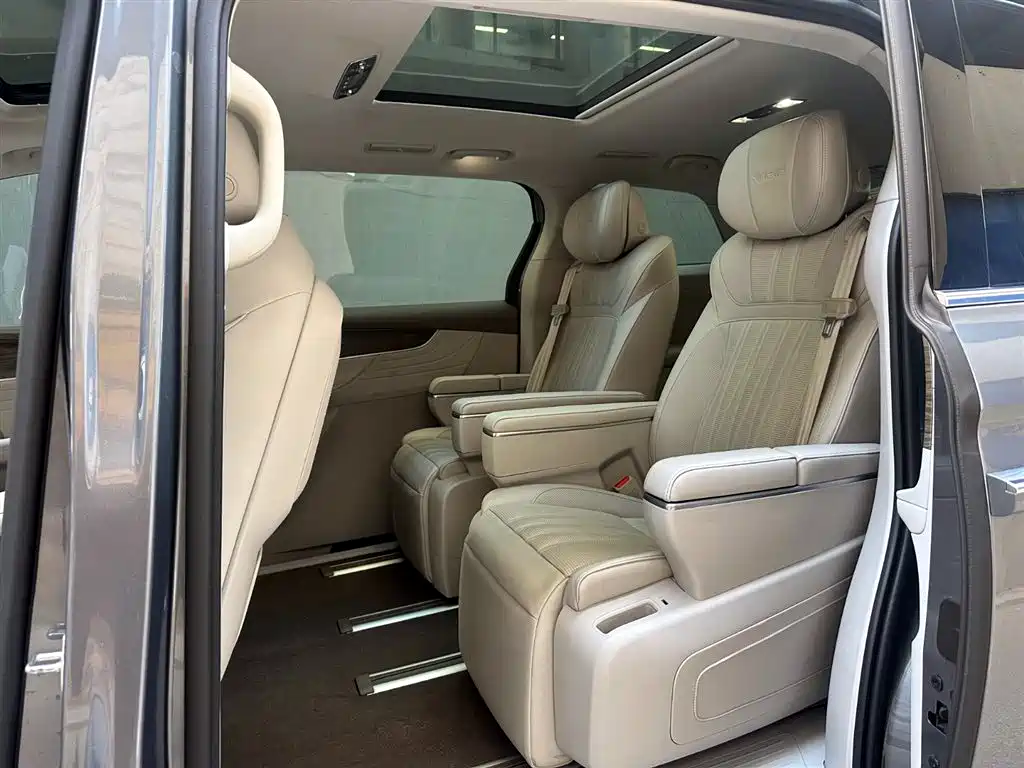 Roewe Roewe iMAX8 2023 400TGI Luxury Edition 2024 - thumbnail 10