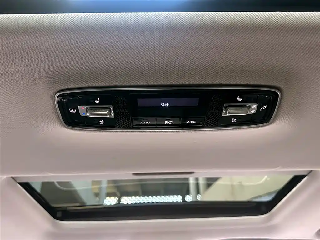 Roewe Roewe iMAX8 2023 400TGI Luxury Edition 2024 - thumbnail 16