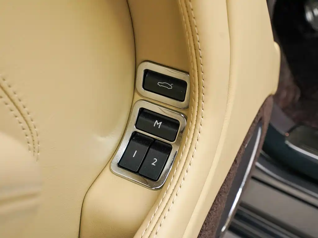 Bentley Mulsanne 2013 6.8T Luxury Edition 2015 - thumbnail 10