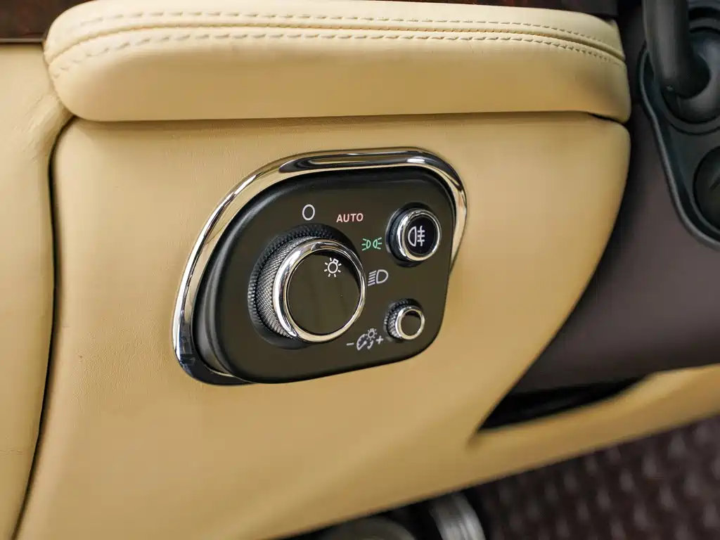 Bentley Mulsanne 2013 6.8T Luxury Edition 2015 - thumbnail 15