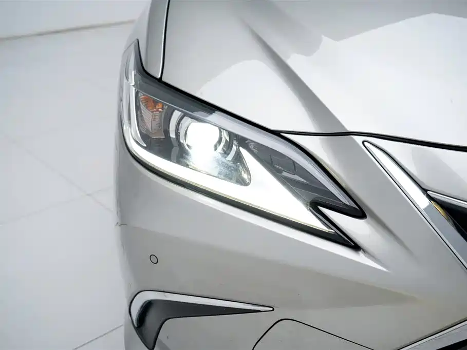 Lexus Lexus ES 2022 200 Excellent Edition 2023 - thumbnail 14