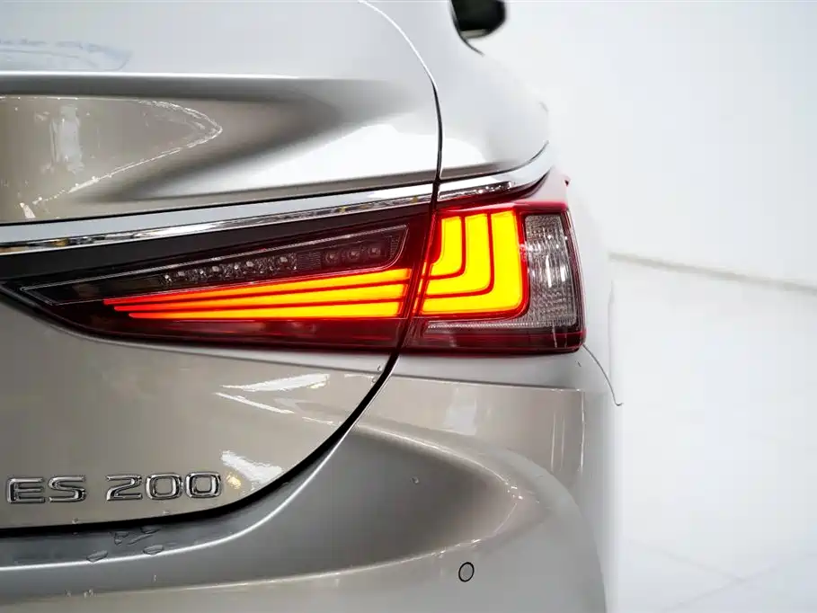 Lexus Lexus ES 2022 200 Excellent Edition 2023 - thumbnail 16
