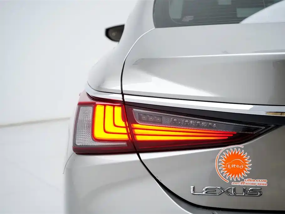 Lexus Lexus ES 2022 200 Excellent Edition 2023 - thumbnail 17