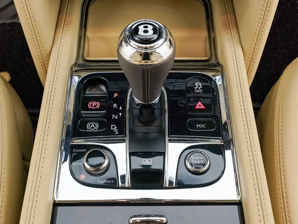 Bentley Mulsanne 2013 6.8T Luxury Edition 2015 - thumbnail 23