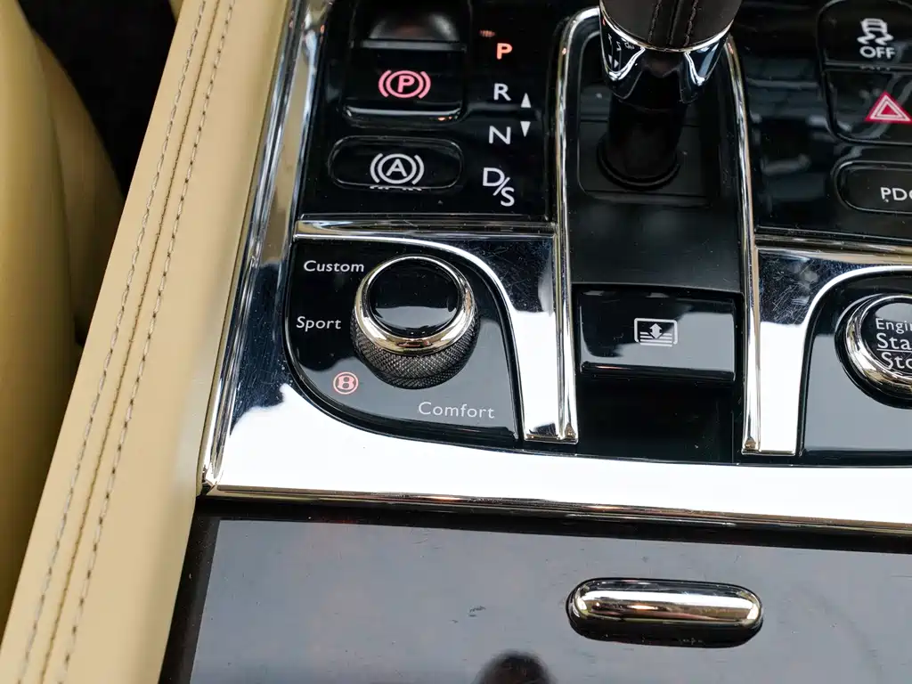 Bentley Mulsanne 2013 6.8T Luxury Edition 2015 - thumbnail 25