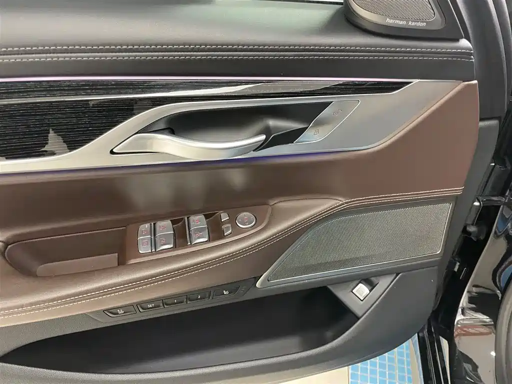 BMW BMW 7 Series 2021 740Li M Sport Package Premium Model 2021 - thumbnail 10