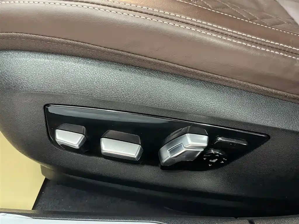 BMW BMW 7 Series 2021 740Li M Sport Package Premium Model 2021 - thumbnail 13