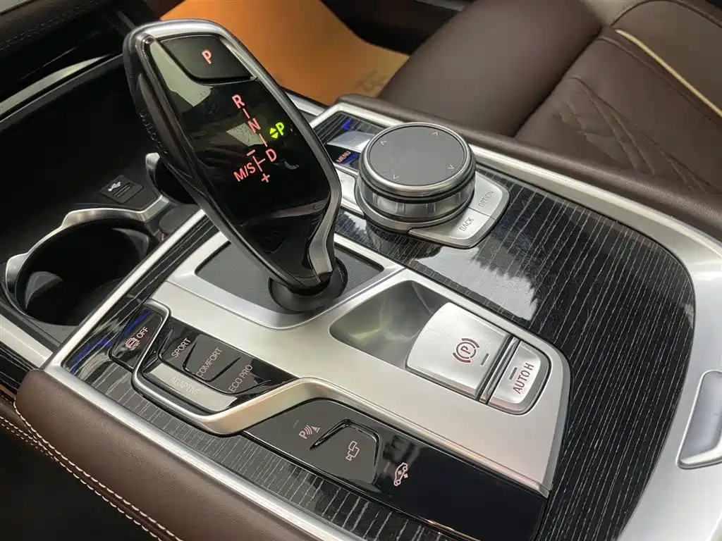 BMW BMW 7 Series 2021 740Li M Sport Package Premium Model 2021 - thumbnail 24