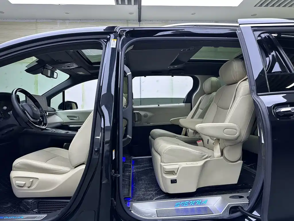 Toyota Toyota Sienna 2021 2.5L Hybrid Limited Edition 2022 - thumbnail 9