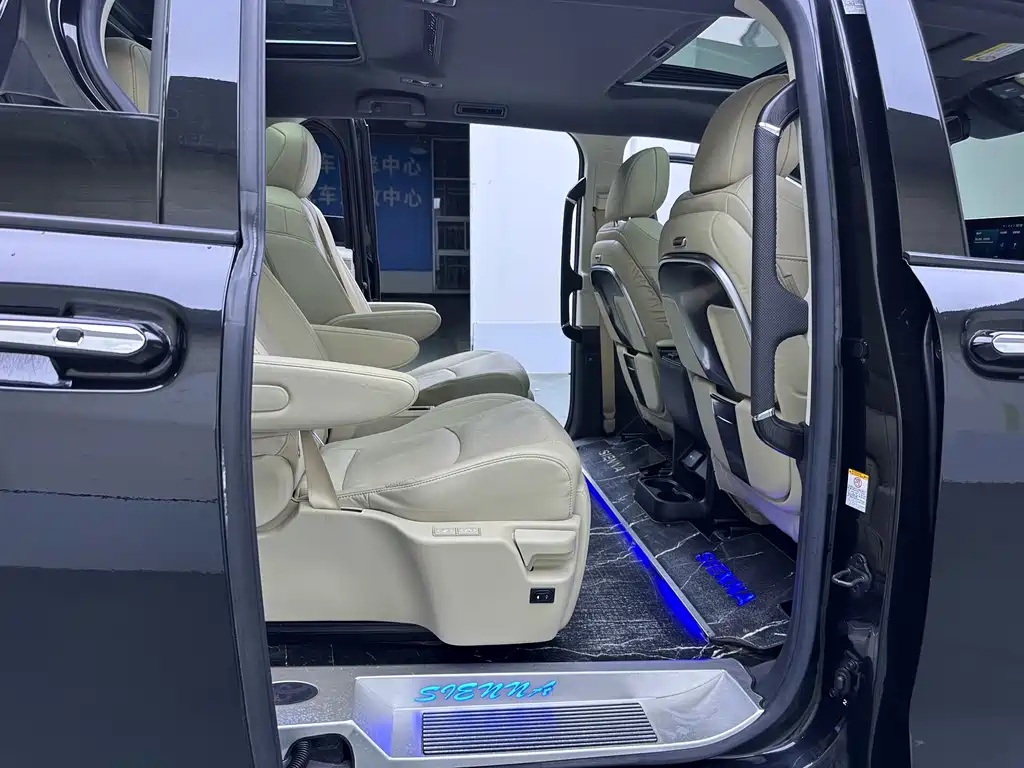 Toyota Toyota Sienna 2021 2.5L Hybrid Limited Edition 2022 - thumbnail 11