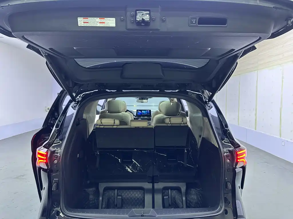 Toyota Toyota Sienna 2021 2.5L Hybrid Limited Edition 2022 - thumbnail 14