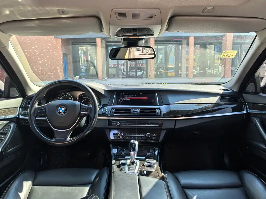 BMW BMW 5 Series Hybrid 2015 Model 530Le 2016 - thumbnail 17