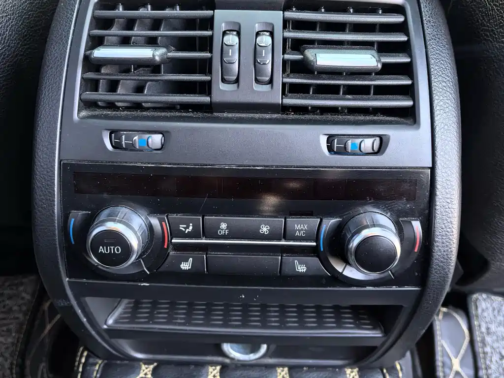 BMW BMW 5 Series Hybrid 2015 Model 530Le 2016 - thumbnail 19