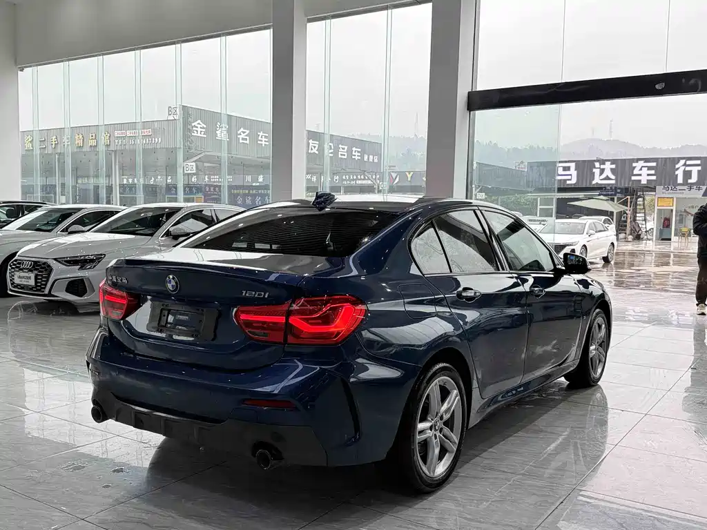 BMW BMW 1 Series 2021 Model Year Facelift 120i M Sport Shadow Night Edition 2021 - thumbnail 4
