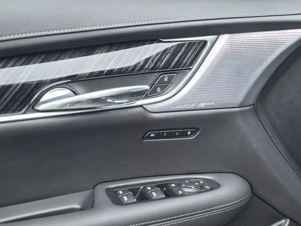Cadillac Cadillac XT6 2022 2.0T Six-Seat AWD Luxury Model 2023 - thumbnail 4