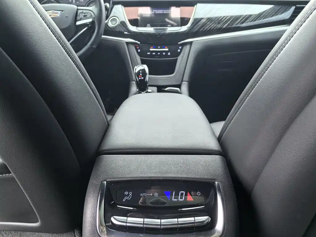 Cadillac Cadillac XT6 2022 2.0T Six-Seat AWD Luxury Model 2023 - thumbnail 14