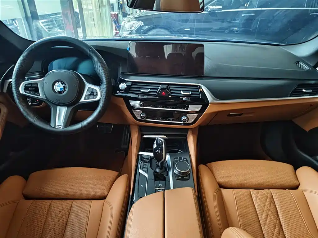 BMW BMW 5 Series (Imported) 2021 Model 525i M Sport Package 2021 - thumbnail 13