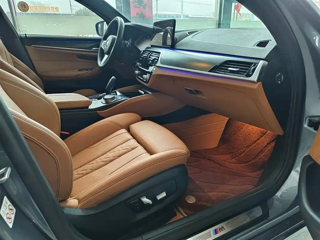 BMW BMW 5 Series (Imported) 2021 Model 525i M Sport Package 2021 - thumbnail 14