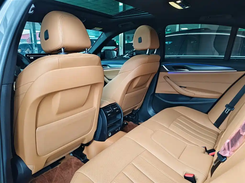 BMW BMW 5 Series (Imported) 2021 Model 525i M Sport Package 2021 - thumbnail 15