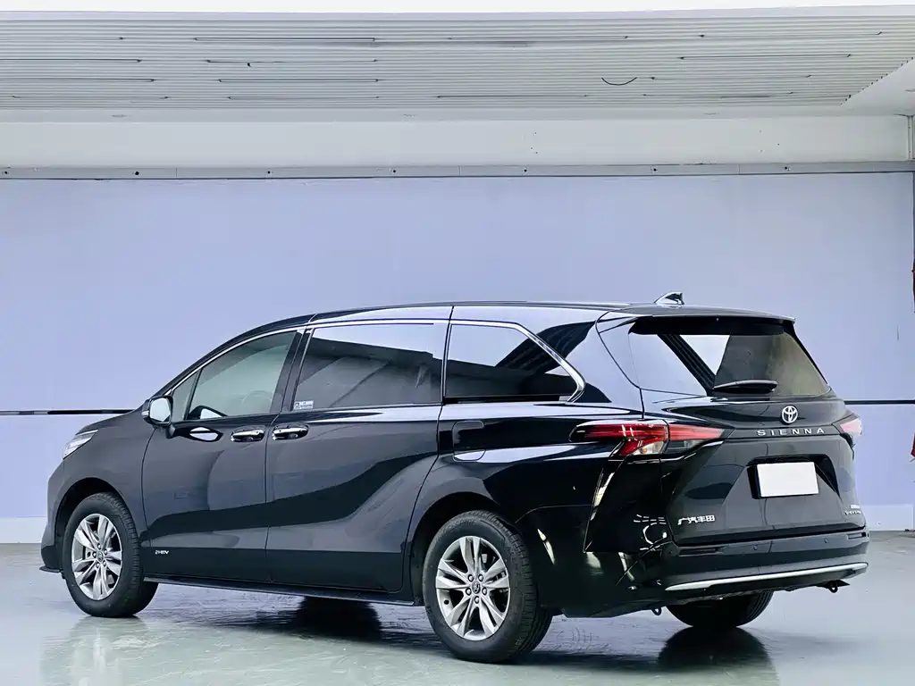 Toyota Toyota Sienna 2024 2.5L Hybrid AWD Premium Edition 2024 - thumbnail 4