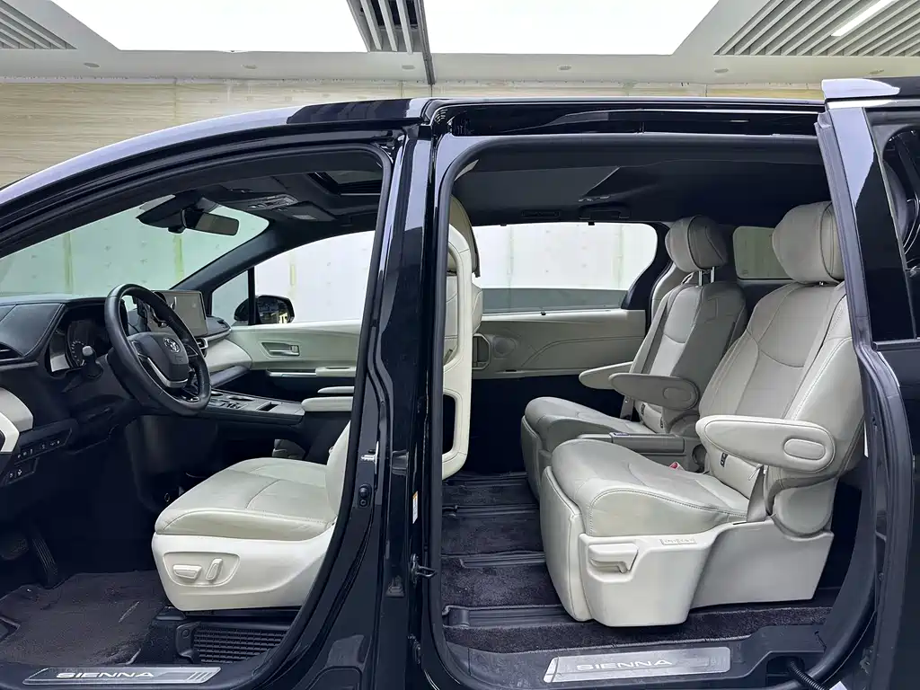 Toyota Toyota Sienna 2024 2.5L Hybrid AWD Premium Edition 2024 - thumbnail 9