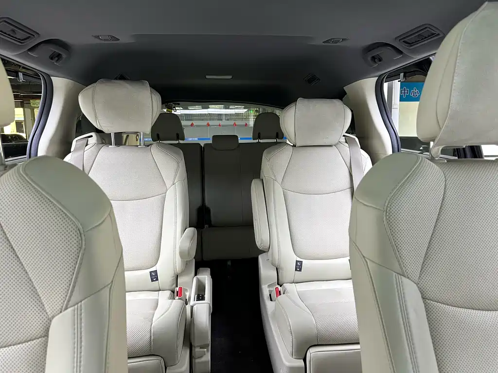 Toyota Toyota Sienna 2024 2.5L Hybrid AWD Premium Edition 2024 - thumbnail 16