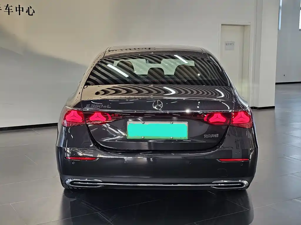 Mercedes-Benz Mercedes-Benz E-Class 2024 E 350 e L Plug-in Hybrid Sedan 2025 - thumbnail 4