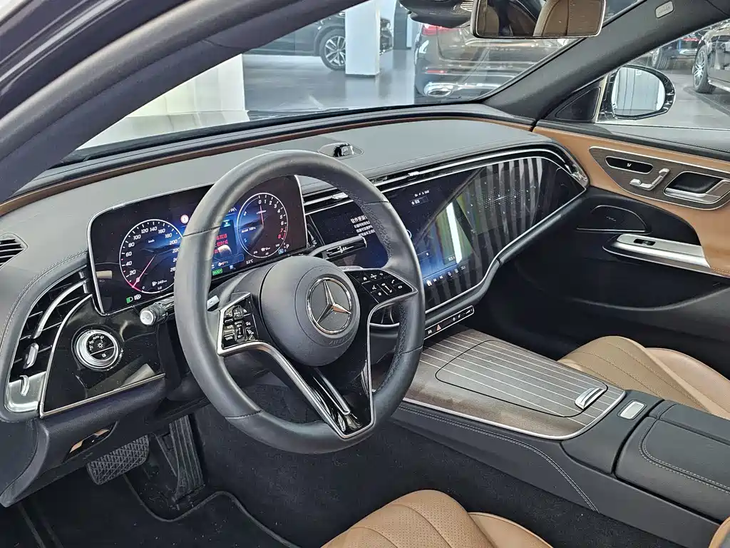Mercedes-Benz Mercedes-Benz E-Class 2024 E 350 e L Plug-in Hybrid Sedan 2025 - thumbnail 9