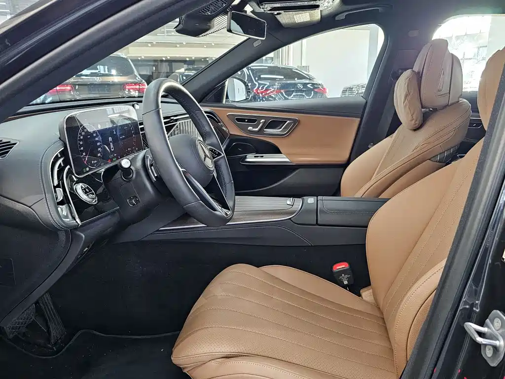 Mercedes-Benz Mercedes-Benz E-Class 2024 E 350 e L Plug-in Hybrid Sedan 2025 - thumbnail 10