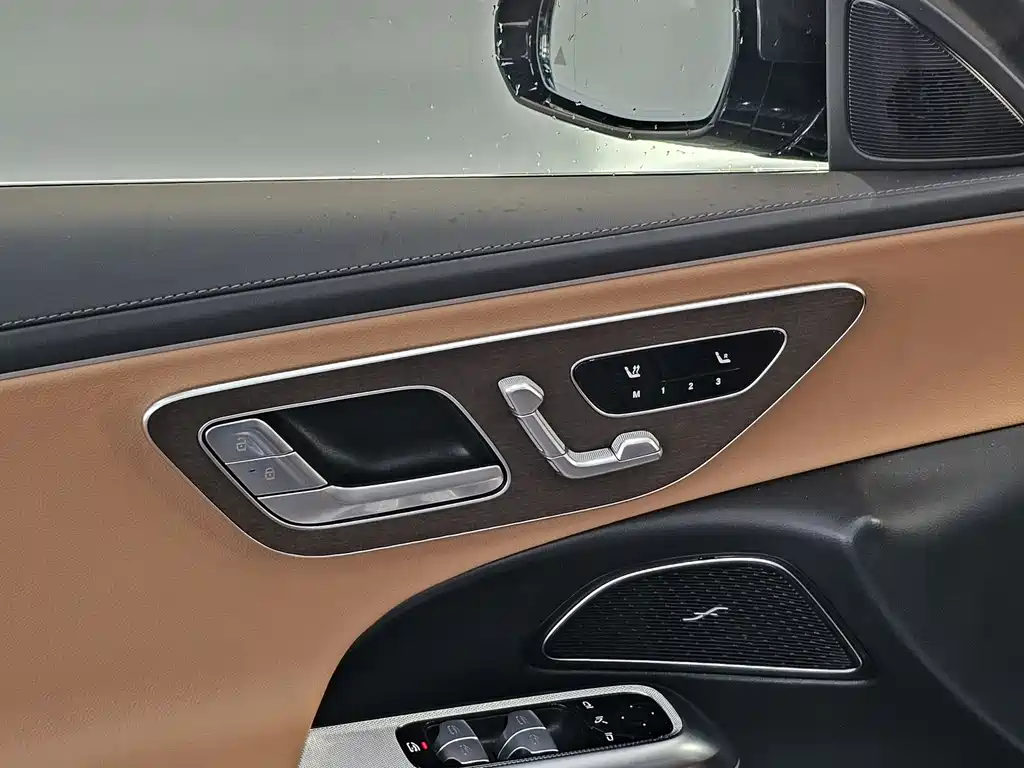 Mercedes-Benz Mercedes-Benz E-Class 2024 E 350 e L Plug-in Hybrid Sedan 2025 - thumbnail 13