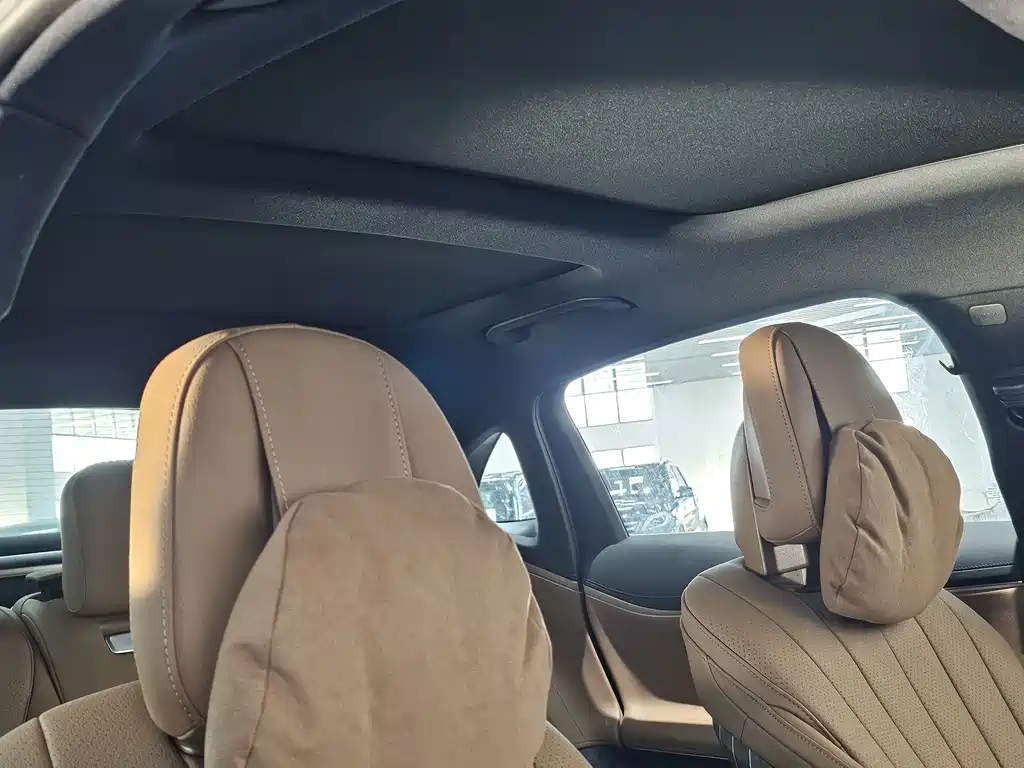 Mercedes-Benz Mercedes-Benz E-Class 2024 E 350 e L Plug-in Hybrid Sedan 2025 - thumbnail 16