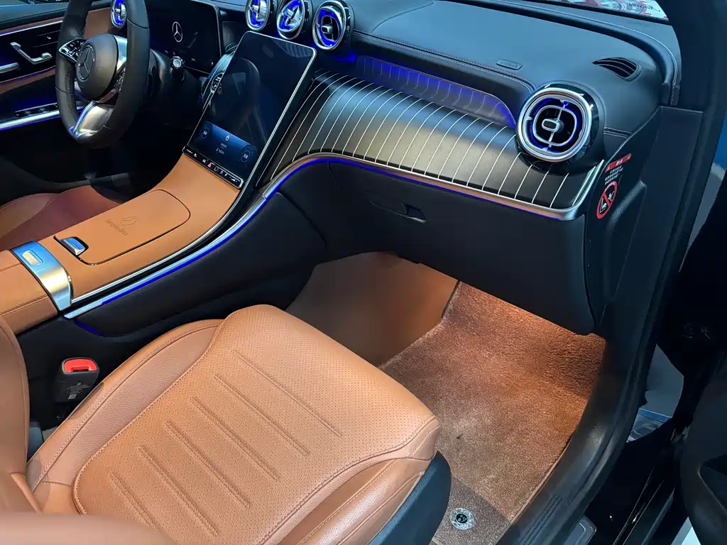 Mercedes-Benz Mercedes-Benz GLC 2024 GLC 260 L 4MATIC Luxury 5-Seat 2024 - thumbnail 7