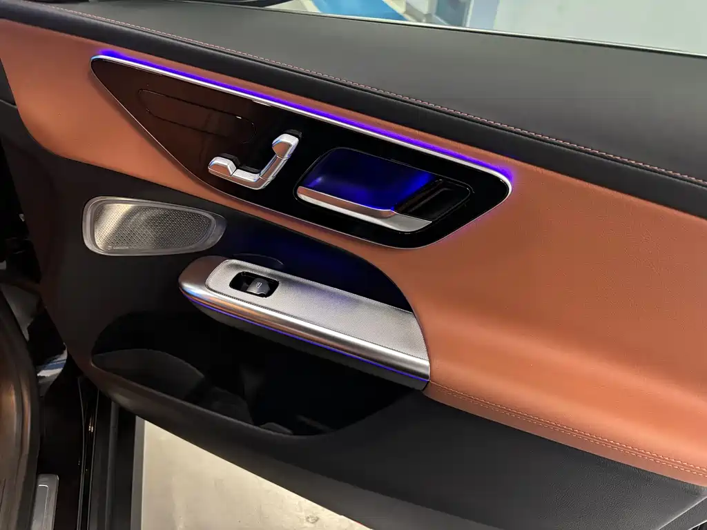 Mercedes-Benz Mercedes-Benz GLC 2024 GLC 260 L 4MATIC Luxury 5-Seat 2024 - thumbnail 8
