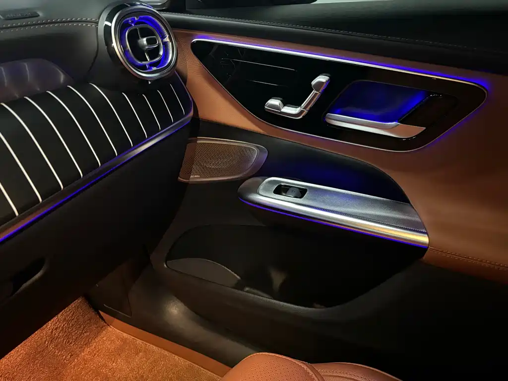 Mercedes-Benz Mercedes-Benz GLC 2024 GLC 260 L 4MATIC Luxury 5-Seat 2024 - thumbnail 13