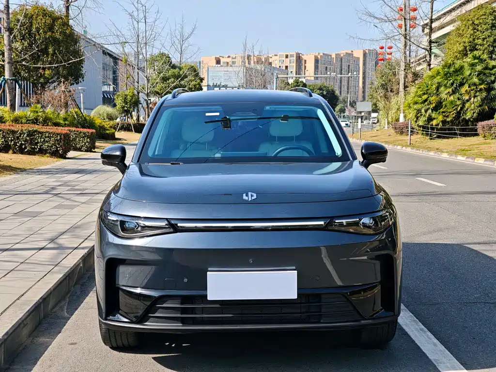 Leapmotor Leapmotor C16 2024 Range Extender 200 Elite Edition 2025 - thumbnail 2