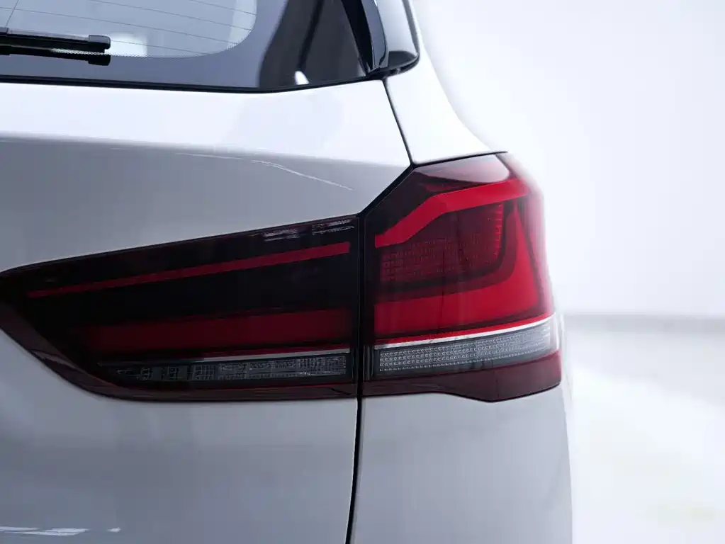 BMW BMW X1 2021 xDrive25Li Premium Model 2021 - thumbnail 8