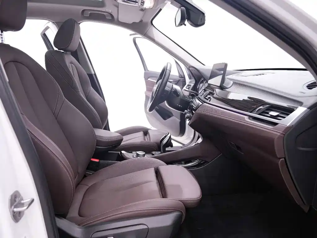 BMW BMW X1 2021 xDrive25Li Premium Model 2021 - thumbnail 14