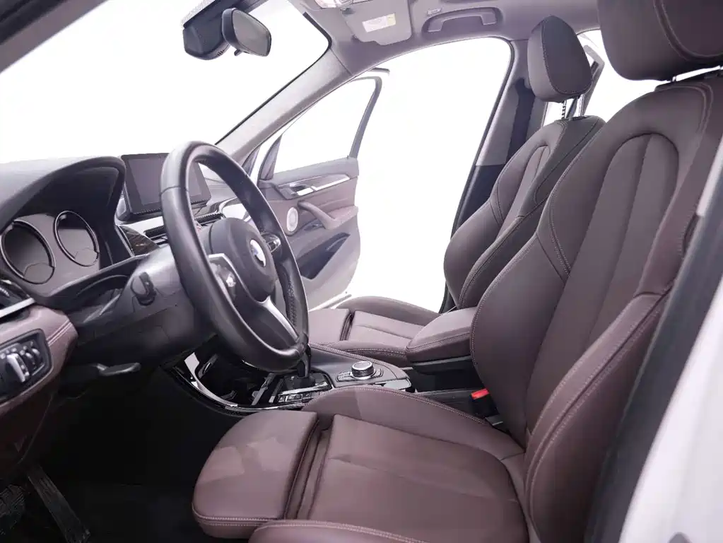 BMW BMW X1 2021 xDrive25Li Premium Model 2021 - thumbnail 15