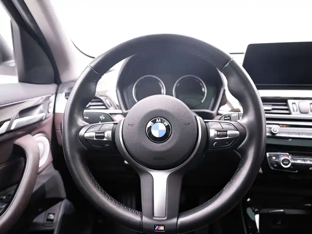 BMW BMW X1 2021 xDrive25Li Premium Model 2021 - thumbnail 21