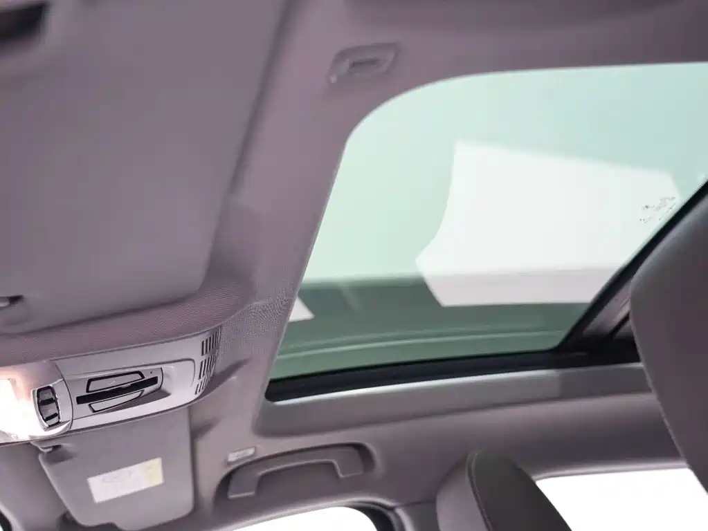 BMW BMW X1 2021 xDrive25Li Premium Model 2021 - thumbnail 24