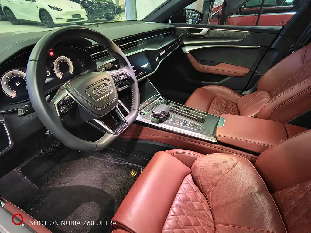 Audi Audi A7L 2025 45 TFSI quattro Black Knight Edition 2025 - thumbnail 4