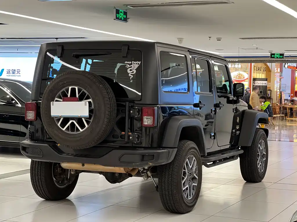 Jeep Jeep Wrangler 2014 3.0L Sahara 4-door 2015 - thumbnail 5