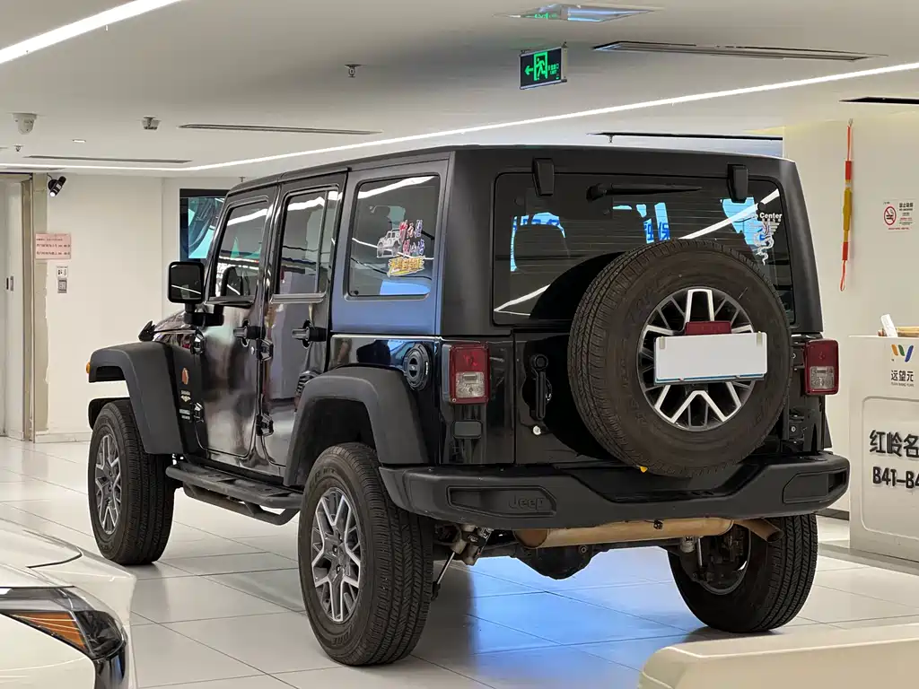 Jeep Jeep Wrangler 2014 3.0L Sahara 4-door 2015 - thumbnail 7
