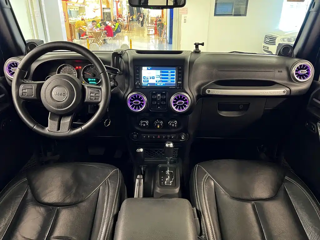 Jeep Jeep Wrangler 2014 3.0L Sahara 4-door 2015 - thumbnail 19